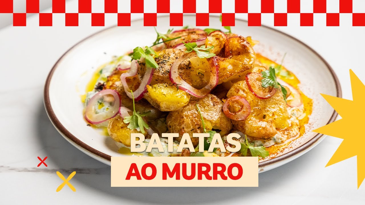 Essa batata ao murro com coalhada seca é crocante por fora, macia por dentro e...