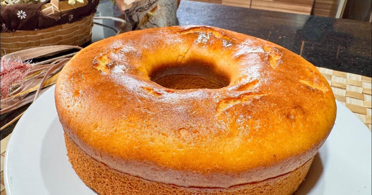Bolo de abacaxi com gelatina no liquidificador, fofinho e úmido, perfeito pro café....