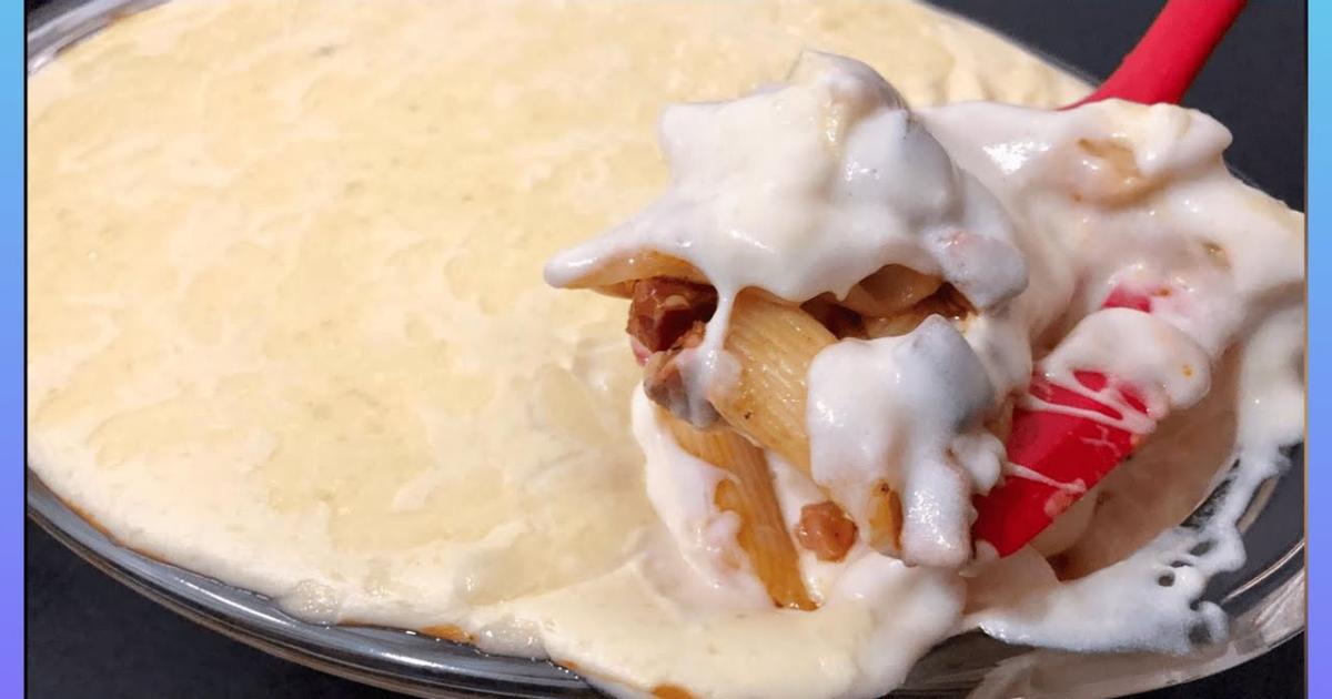 Receita fácil de macarrão ao creme de batata com calabresa e bacon, perfeita para almoços....