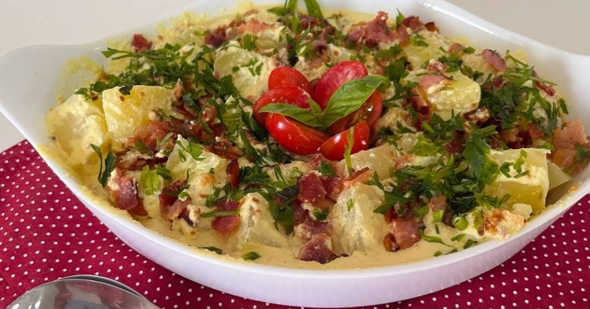 Aprenda a fazer salada de batata com bacon e maionese caseira, simples, cremosa e deliciosa,...