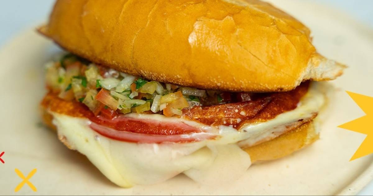 Aprenda a fazer um Sanduíche de Mortadela com Queijo e Molho Especial, cheio de sabor...