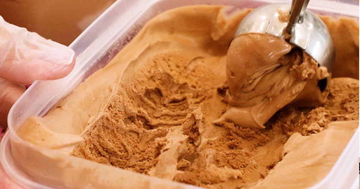 Sorvete de chocolate cremoso caseiro, fácil de fazer, sem cristais de gelo e com sabor...