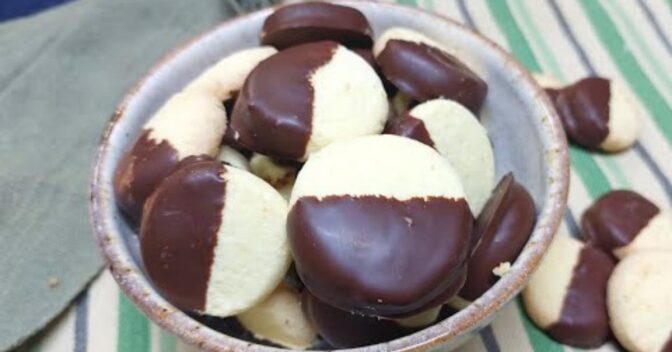 Especiais: Biscoito amanteigado com chocolate: receita fácil que derrete na boca