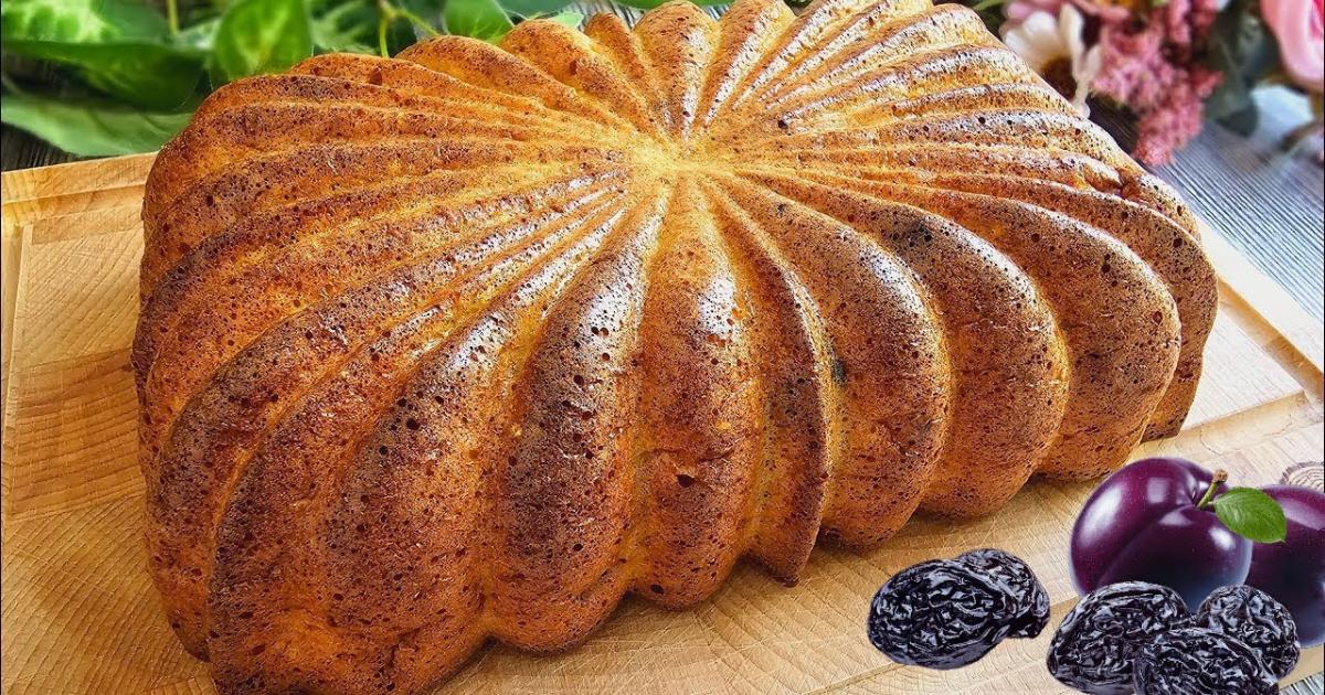 Aprenda a fazer um bolo diet com aveia, iogurte e ameixas, fofinho e saudável....