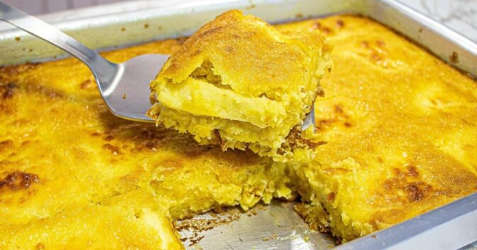Bolos: Bolo Pamonha Cremoso de Milho de Liquidificador Recheado com Queijo