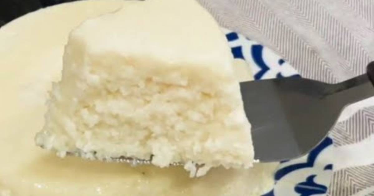 O Bolo Tapioca Coco Sem Forno Pronto em Minutos é uma sobremesa cremosa e fácil...