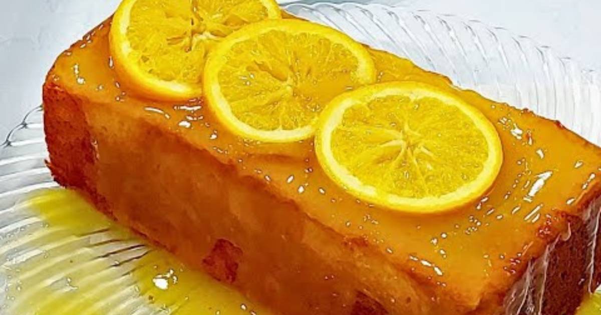 Bolo de Laranja com Calda Cremosa Fácil é fofo, úmido e ideal para qualquer hora....