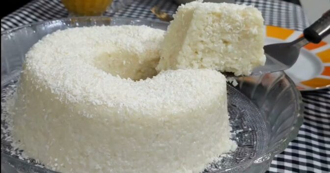 Bolos: Bolo de Tapioca com Geleia de Damasco e Laranja Cremoso