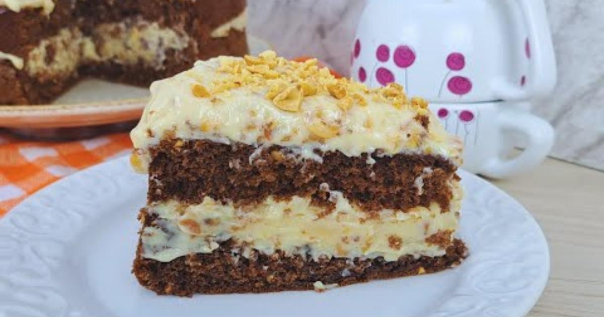 Você Nunca Provou um Bolo de Chocolate com Amendoim Tão Cremoso Assim