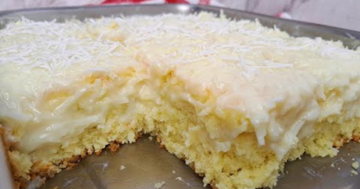 Receita de Bolo Toalha Felpuda de Coco Fica Molhadinho e Leve