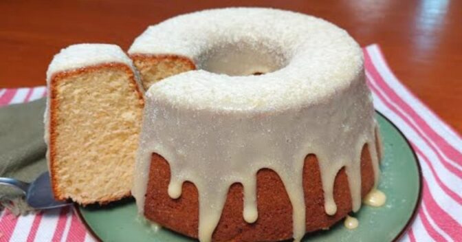 Bolos: Bolo de Leite Ninho com Cobertura de Brigadeiro: Você Nunca Comeu Igual