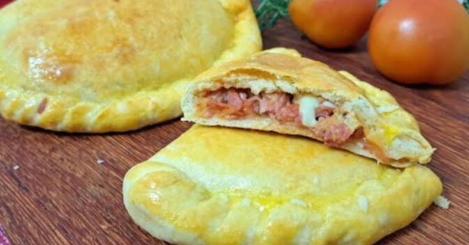 Lanche: Calzone Rápido e Fácil: Receita Prática para o seu Lanche!