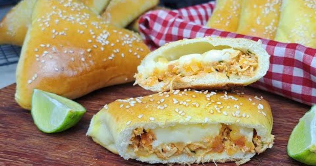 Receita de esfiha de frango com cream cheese e massa macia...