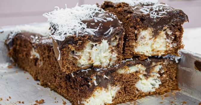 Bolos: Esse Bolo Bomba de Prestígio com Brigadeiro Cremoso Vai Te Surpreender