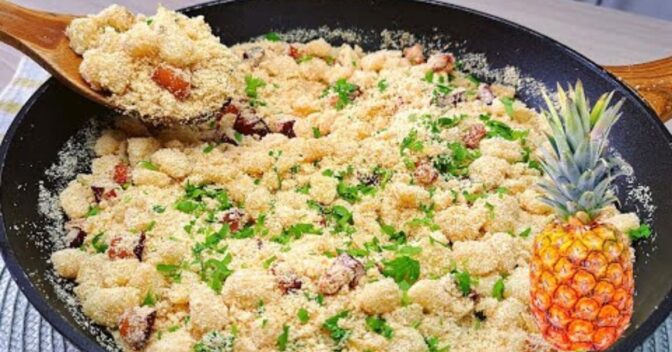 Farofa: Farofa de Abacaxi com Bacon: O Acompanhamento Perfeito para sua Ceia