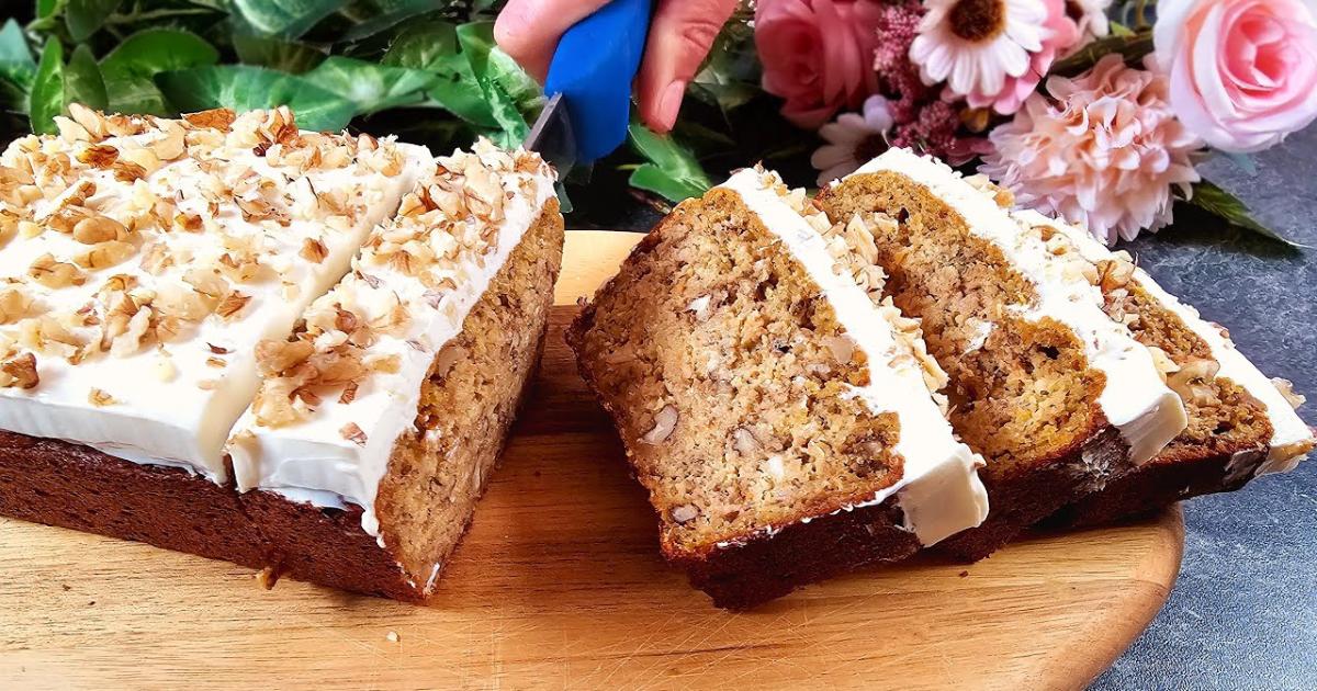 Faça um bolo de cenoura com aveia e nozes, fofinho, saudável e cheio de sabor....