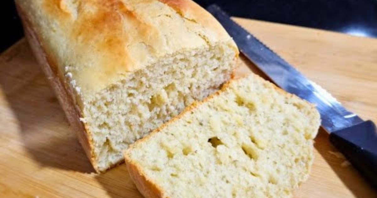 Pão de Banana Sem Sovar Rápido e Fácil é fofinho, prático e delicioso, ideal para...