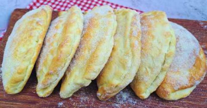 Lanche: Pastelaria Assada à Panada: Massa Macia com Recheio Saboroso