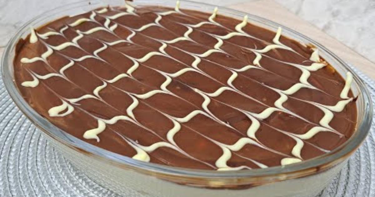 Receita de pavê super cremoso de chocolate e creme. Fácil, delicioso e perfeito para qualquer...