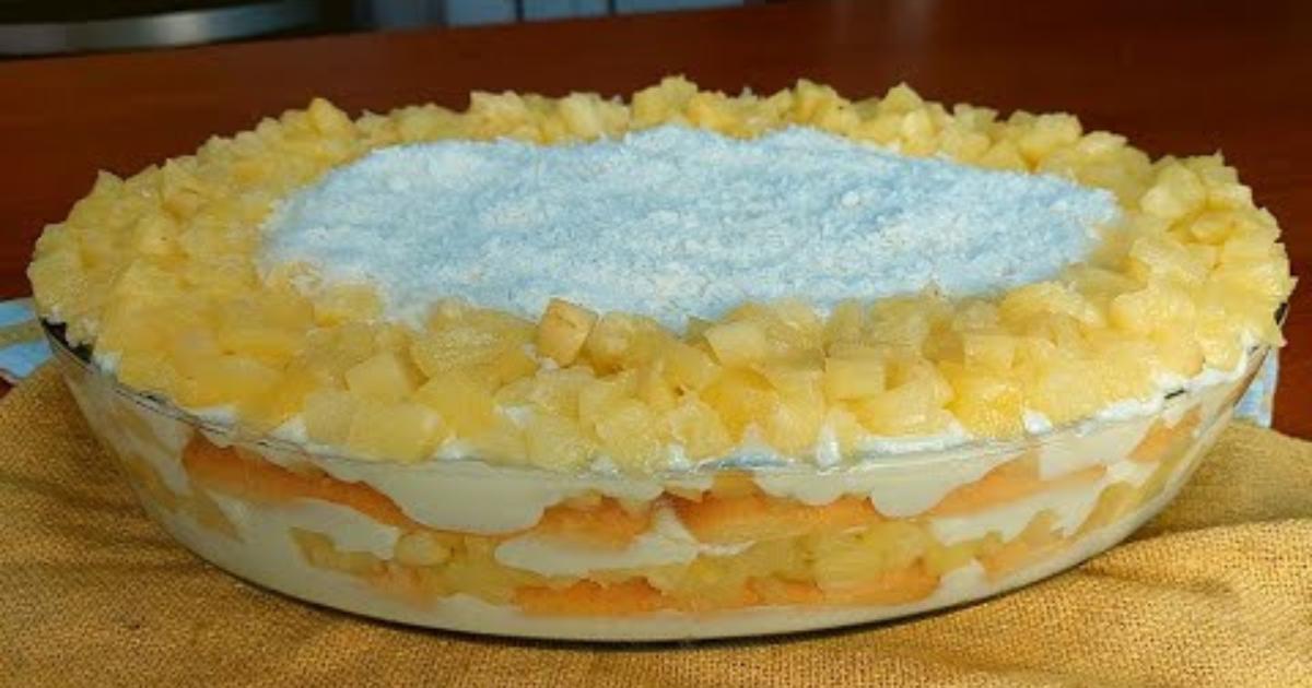 Pavê cremoso com abacaxi cozido e creme de coco delicioso....