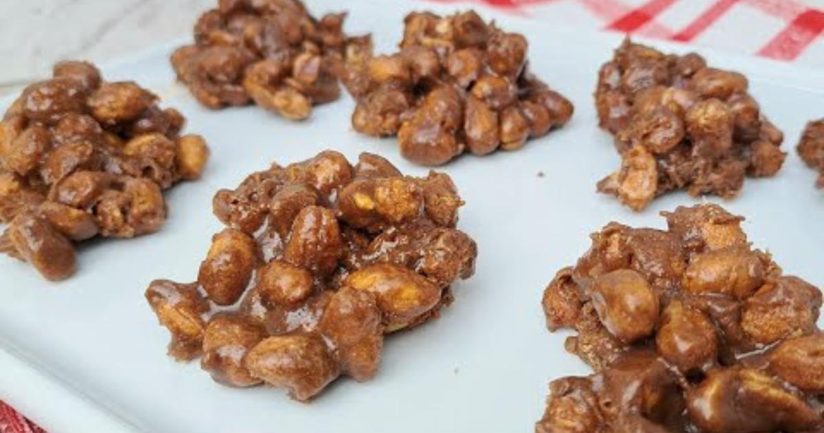 Aprenda a fazer um pé de moleque de chocolate crocante e delicioso. Receita fácil e...
