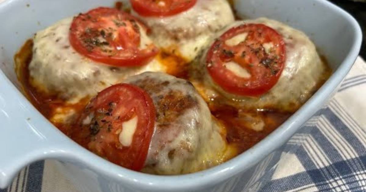 Aprenda a preparar Polpetone Recheado com Queijo, uma receita deliciosa e fácil que combina carne...