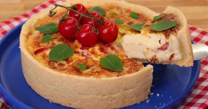 Lanche: Quiche de Queijo com Massa Crocante e Recheio Cremoso