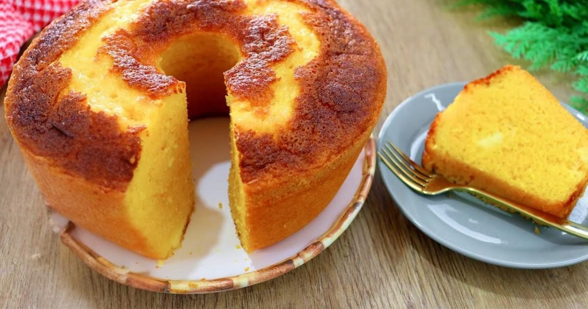 Bolo de milho fofinho com queijo feito no liquidificador, fácil e saboroso....