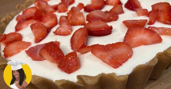 Tortas: Torta de Chocolate Branco com Morango