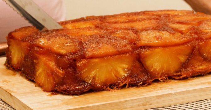 Bolos: Você Nunca Mais Vai Fazer Bolo Caramelizado de Abacaxi de Outro Jeito