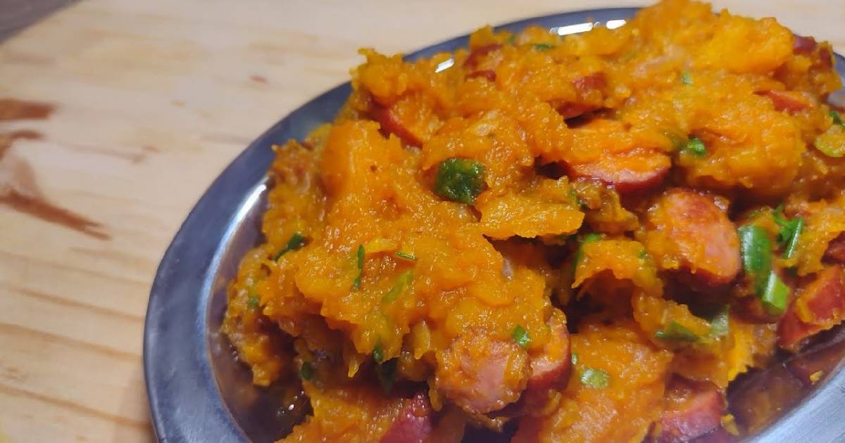 Aprenda como fazer Abóbora Cabotiá Refogada Fácil Deliciosa com linguiça e temperos simples, perfeita para...