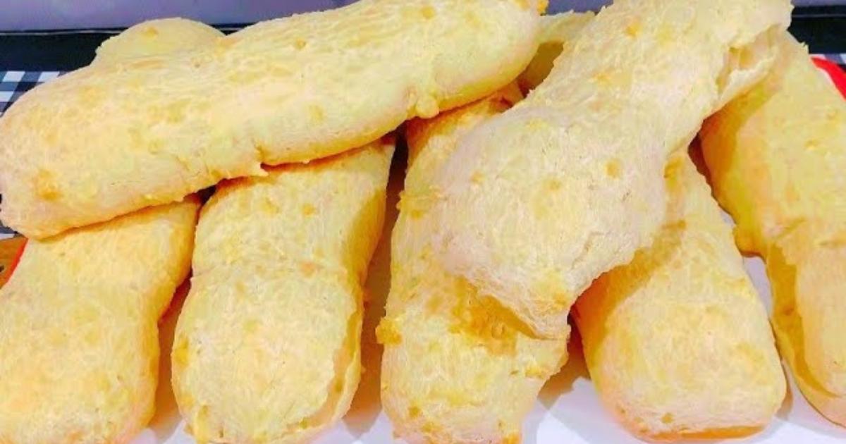 Biscoitão de polvilho com queijo, feito de colher e super prático....