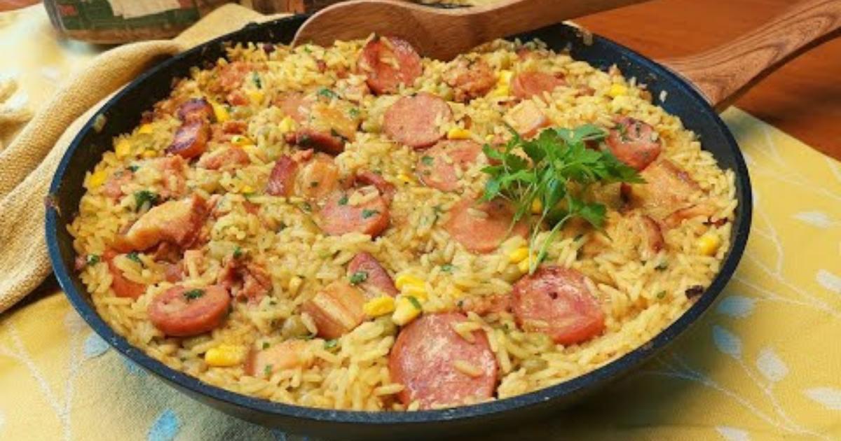 Receita de Arroz da Roça com Linguiça, Calabresa e Bacon que Fica Pronta em 30 Minutos
