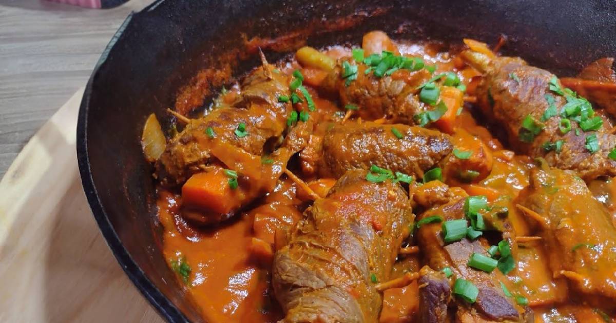 A receita Bife a Rolê na Panela Simples e Saboroso Demais ensina como preparar carne...