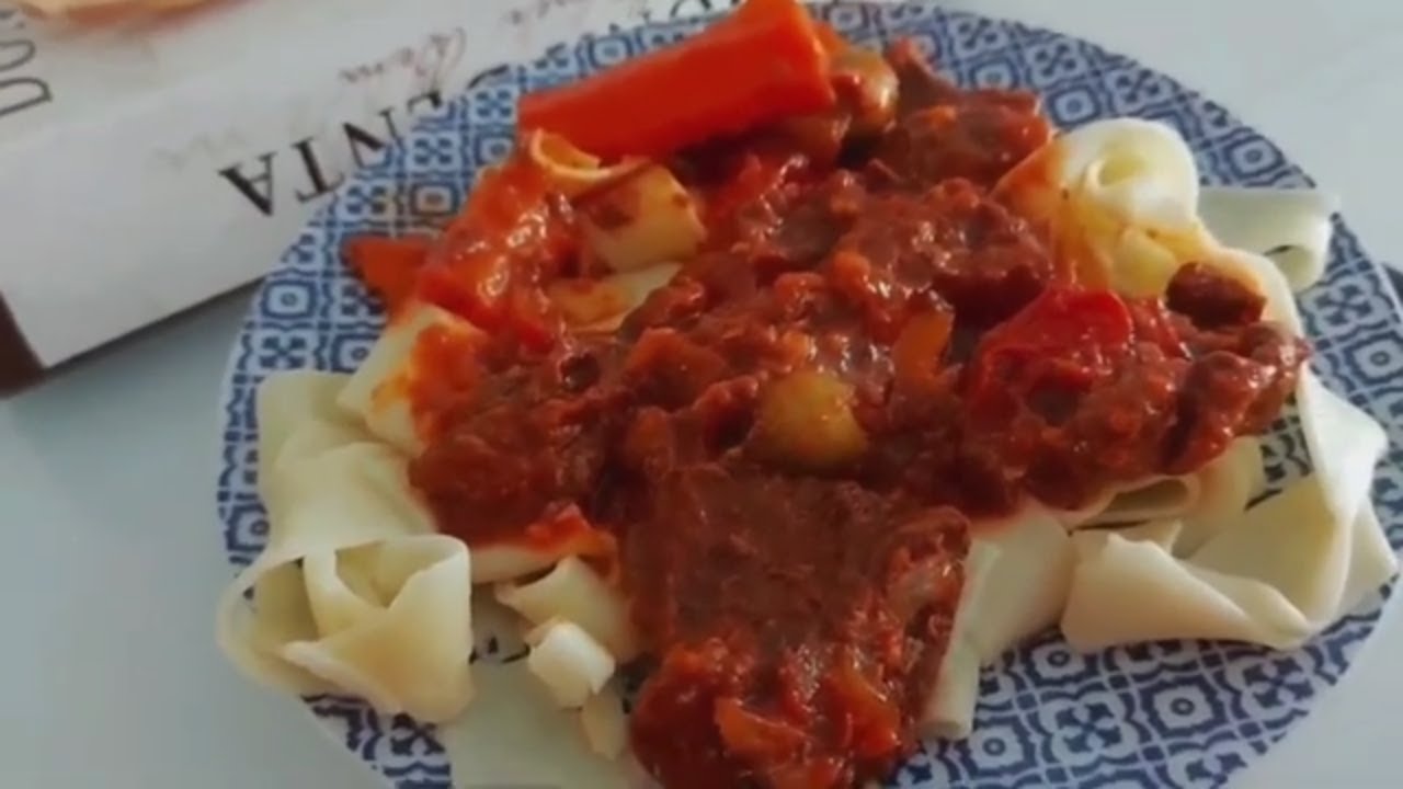 Aprenda a preparar um bife de panela delicioso, econômico e rápido de fazer. Receita prática...