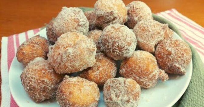 Lanche: Bolinho de Chuva Perfeito: O Segredo para Ficar Sequinho e Macio