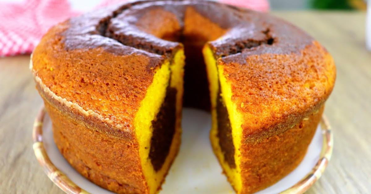 Um bolo de cenoura diferente, com mescla de chocolate e massa bem fofinha....