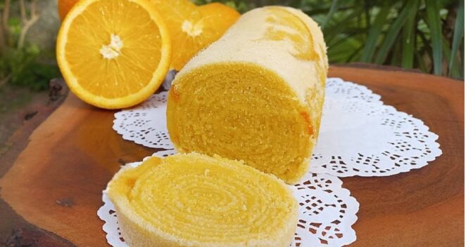 Bolos: Bolo de Rolo Laranja Cremoso com Frutas