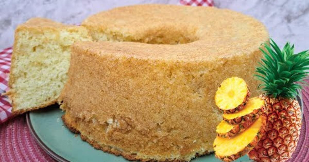 Esse Bolo de Abacaxi Fofinho Vai Te Surpreender com a Textura Incrível