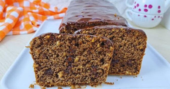Bolos: Receita de Bolo de Banana com Chocolate e Amendoim: Massa Úmida e Sabor Incrível