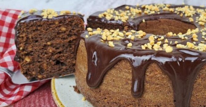 Bolos: Você Nunca Provou um Bolo de Chocolate com Amendoim Tão Fofinho Assim!