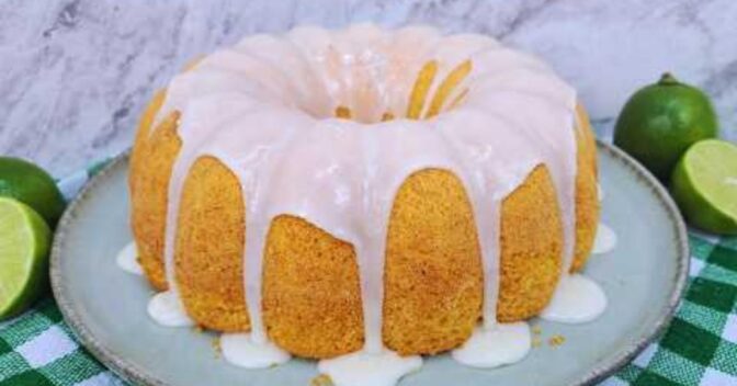 Bolos: Bolo de Fubá com Limão e Iogurte Fofinho e Molhadinho!
