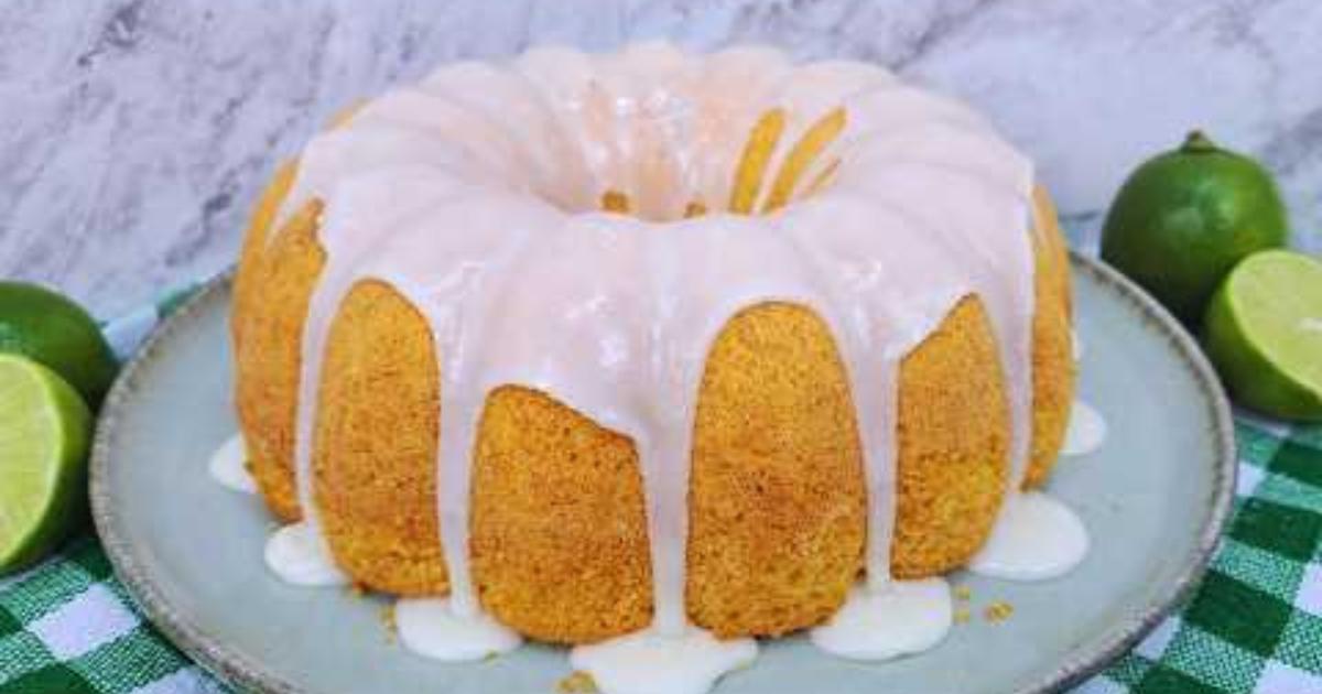 Bolo de Fubá com Limão e Iogurte Fofinho e Molhadinho!