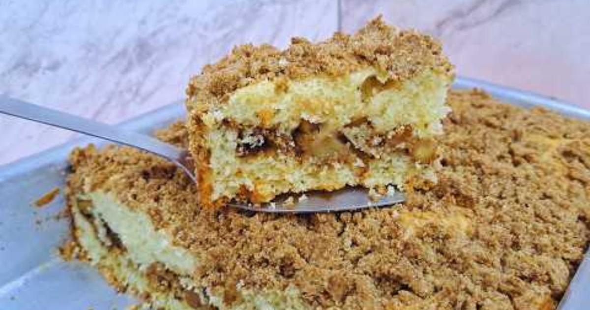 Você Nunca Viu um Bolo de Maçã que Sai do Forno Assim!