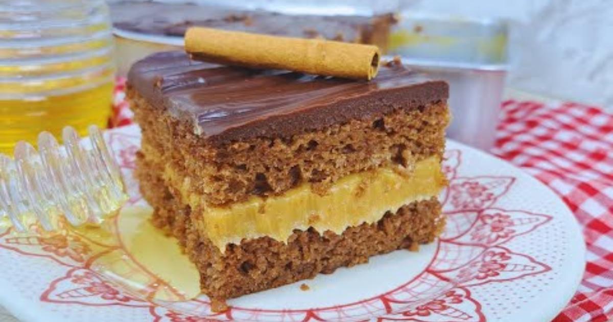 Este Bolo de Mel com Recheio de Doce de Leite Vai Te Surpreender!
