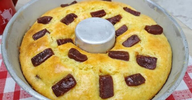 Bolos: Receita Mineira: Descubra o Segredo do Bolo de Queijo com Goiabada