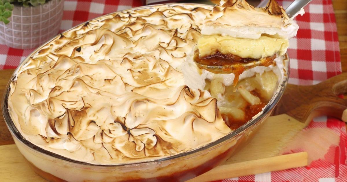 Combinação perfeita de doce de banana, creme de baunilha e merengue dourado....
