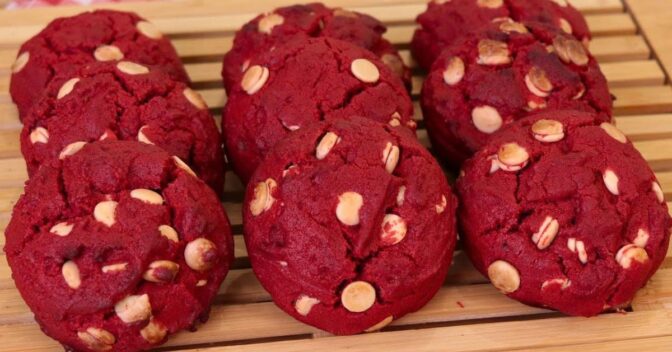 Biscoitos: Cookie Red Velvet com Chocolate Branco