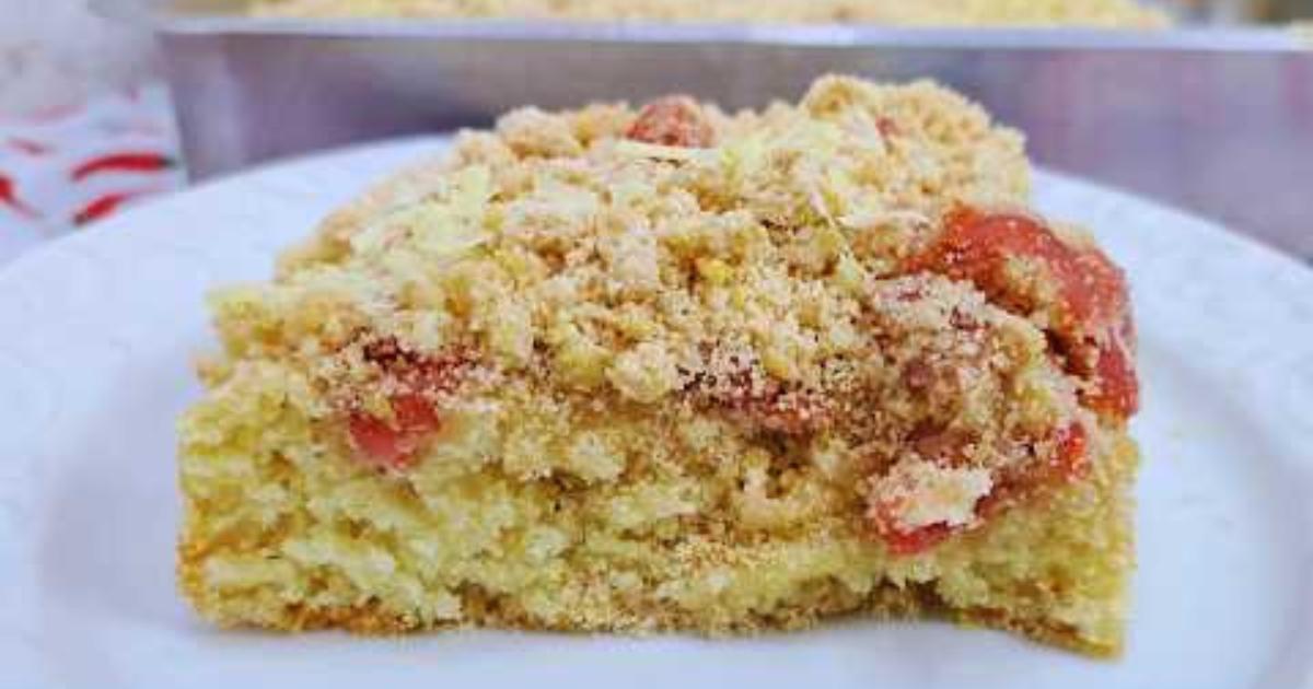 Receita de cuca salgada com linguiça Blumenau e farofa crocante....