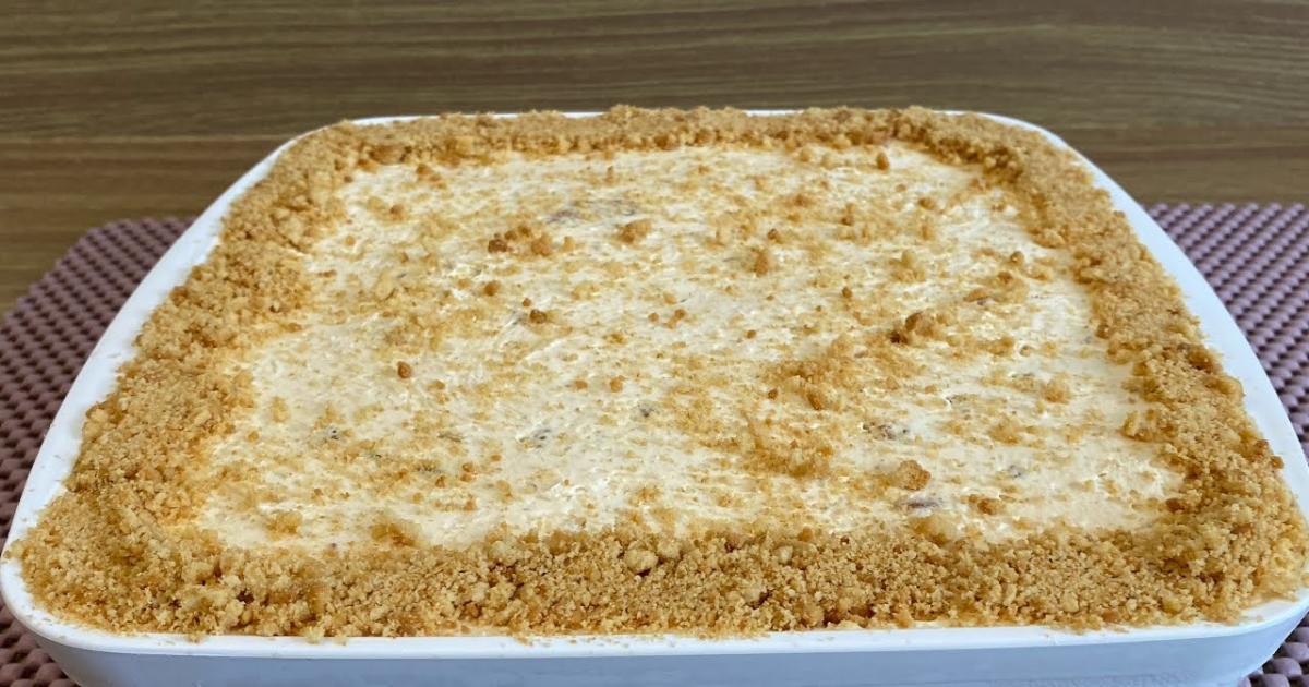 Sobremesa cremosa com doce de leite e biscoito maltado....